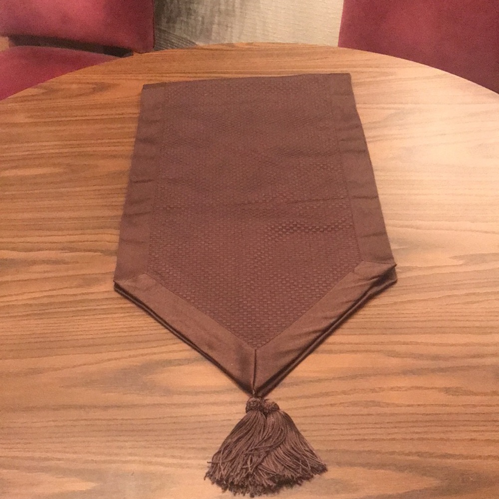 Brown Textured Table Runner - Picture 7 of 7